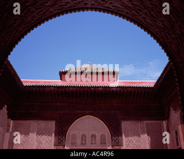 Toit et façade de la Madrasa d'Ali ben Youssef Marrakech Maroc Banque D'Images