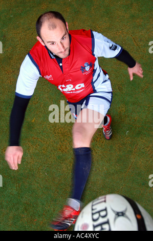 FRANCE ET DE GLOUCESTER RFC RUGBY VOLER LA MOITIÉ DE LUDOVIC MERCIER FÉVRIER 2006 Banque D'Images