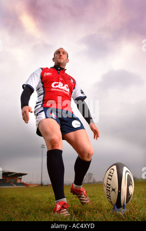 FRANCE ET DE GLOUCESTER RFC RUGBY VOLER LA MOITIÉ DE LUDOVIC MERCIER FÉVRIER 2006 Banque D'Images