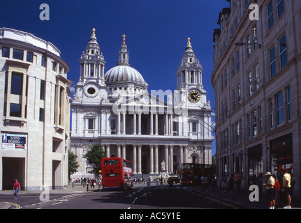 La Cathédrale St Paul à l'ouest de Ludgate Hill Londres avant Banque D'Images