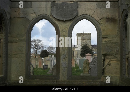 Église Saint Oswalds dans Rochester North Yorkshire England Royaume-Uni U K Grande-bretagne fondée en l'an 1180 par les moines de Banque D'Images