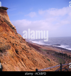 L'érosion à Cliff Barton sur Hampshire Angleterre Mer Banque D'Images