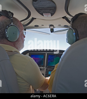 Qnd pilote co-pilote de comparer les notes - Cirrus SR22 GTS Banque D'Images