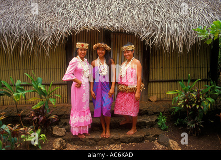 Les femmes tahitiennes, village tahitien, Centre Culturel Polynésien, Laie, Oahu, l'Île Oahu, Hawaii, United States Banque D'Images