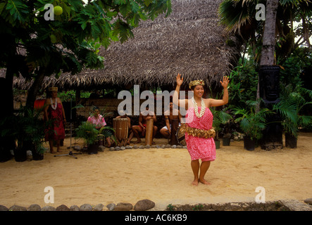 Tahitienne, danseur, la danse tahitienne, village, Centre Culturel Polynésien, Laie, Oahu, l'Île Oahu, Hawaii, United States Banque D'Images