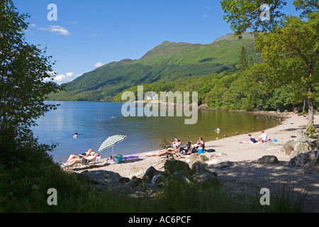 Le LOCH LOMOND À ROWARDENNAN EN ÉTÉ Banque D'Images