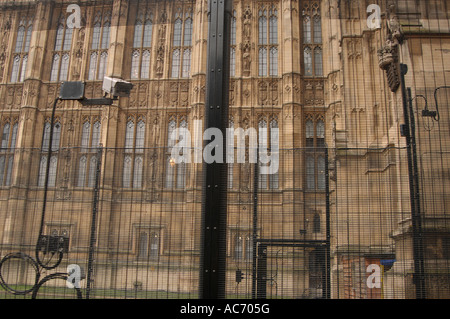 Des caméras de surveillance sur les Maisons du Parlement Banque D'Images