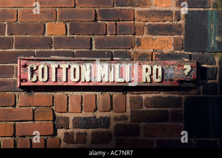 Ancien panneau routier Kelham Island Sheffield UK Banque D'Images