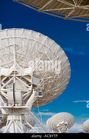 Des antennes paraboliques plat de télescope radio Astronomy Observatory Very Large Array VLA près de Socorro au Nouveau-Mexique US États-Unis d'Amérique Banque D'Images