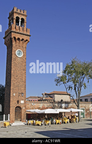 Italie Vénétie Venise Murano un petit café sous la Tour Campanile Banque D'Images