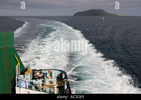 Stern et service de ferry Calmac d'Oban à Barra avec sailor Banque D'Images