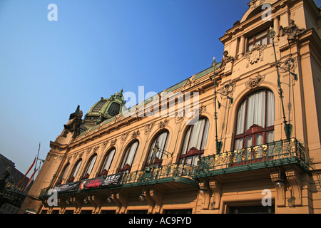 Obecni Dum à Prague, République tchèque, présentant sa belle architecture Art Nouveau. Banque D'Images