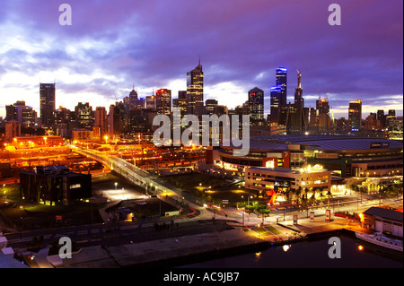 Telsta Dome et Melbourne Australie Victoria à l'aube Banque D'Images