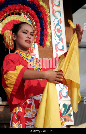 Danseur traditionnel du sud des Philippines Banque D'Images