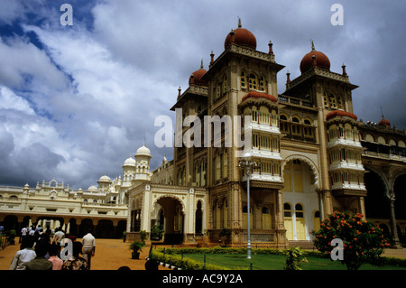 Palais de Mysore / Maharaja's Palace aussi connu comme Amba Vilas Palace à Mysore, Kamataka, Inde Banque D'Images