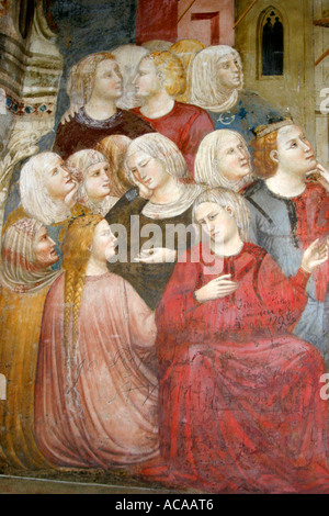 Détail de la spectaculaire 14e siècle peintures murales dans la chapelle de Saint Nicolas de Tolentino, le Marches Italie. Banque D'Images