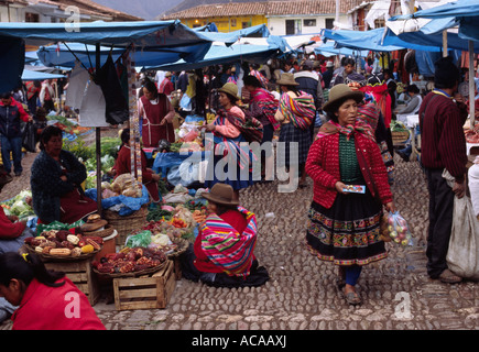 Scène de marché - Pisac, Urubamba Pérou Banque D'Images