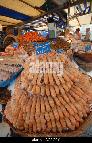 Fruits de mer à Paris le marché du dimanche sur le Boulevard Richard Lenoir à Bastille Banque D'Images