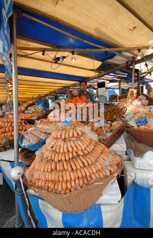 Fruits de mer à Paris le marché du dimanche sur le Boulevard Richard Lenoir à Bastille Banque D'Images