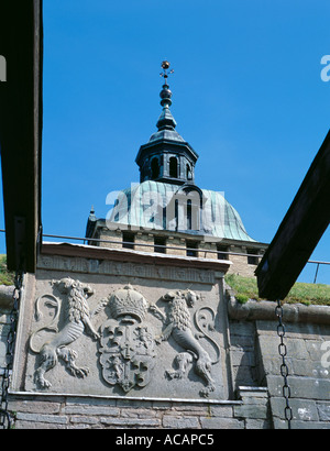 Swedish armoiries de 1568 au-dessus de l'entrée de Kalmar Slott (château), Kalmar Län, Småland, en Suède. Banque D'Images