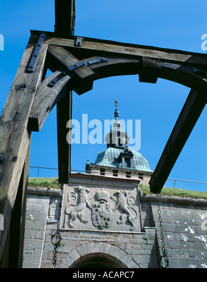 Swedish armoiries de 1568 au-dessus de l'entrée de Kalmar Slott (château), Kalmar Län, Småland, en Suède. Banque D'Images