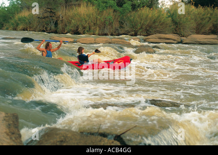 White Water Rafting aventure en canoë sur la Rivière Orange Parc National des chutes d'Augrabies falls juste avant le cap Nord de l'Afrique du Sud Banque D'Images