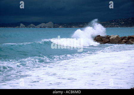 Au cours d'une tempête en mer Méditerranée Nice France Banque D'Images