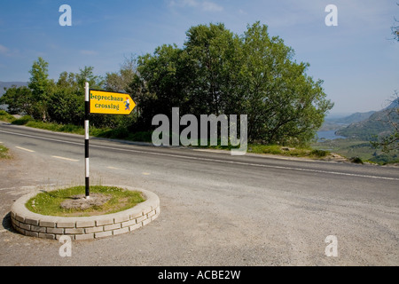 Leprechaun panneau de passage à niveau à mesdames view point près de Killarney dans le comté de Kerry en Irlande. Banque D'Images