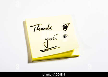Post-It jaunes avec merci - sur fond blanc Banque D'Images