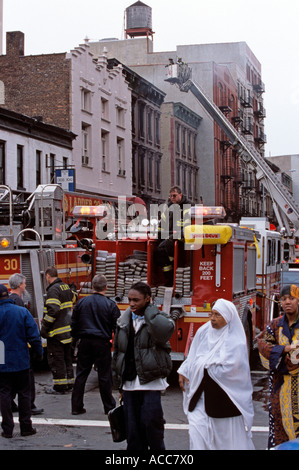 Une scène de rue à Harlem New York Banque D'Images