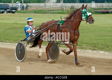 Courses de chevaux trotter faisceau événement tenu au Michigan Croswell Banque D'Images