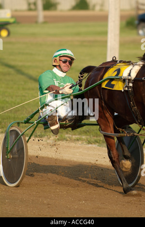 Courses de chevaux trotter faisceau événement tenu au Michigan Croswell Banque D'Images