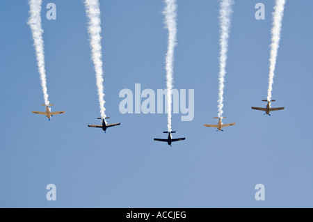 Vol de cinq avions T-28 Trojan En 2007 Thunder over Air Show Louisville Louisville Kentucky Banque D'Images