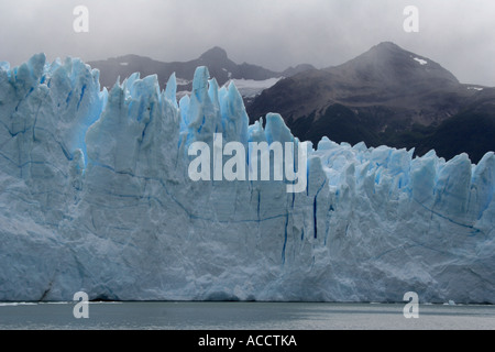 Vue sur le glacier Perito Moreno en Patagonie, Argentine, Amérique du Sud Banque D'Images