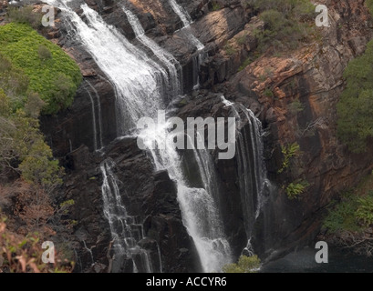 Portrait de mckenzie falls en arrière-plan, Halls Gap, le parc national des Grampians ,, Victoria, Australie, Banque D'Images