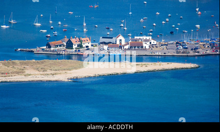 Vue aérienne. Mudeford Quay et l'exécuter, l'entrée au port de Christchurch. Le Dorset. UK Banque D'Images