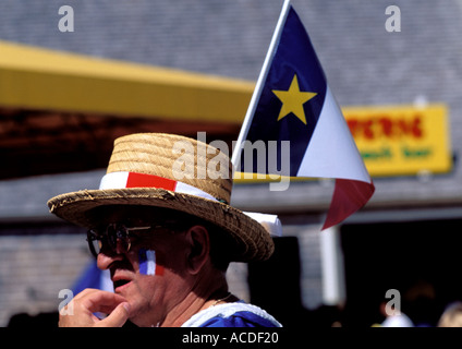 Avec l'homme drapeau acadien dans son chapeau au Pays de la Sagouine Bouchtoche Nouveau-brunswick Banque D'Images