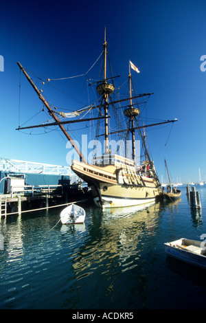 Réplique du Mayflower ou pèlerins amarré à Plymout/Plimouth Massachusetts.USA. Banque D'Images