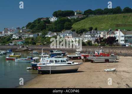 Et échoués sur les bateaux amarrés au port de Gorey Jersey Channel Islands Banque D'Images