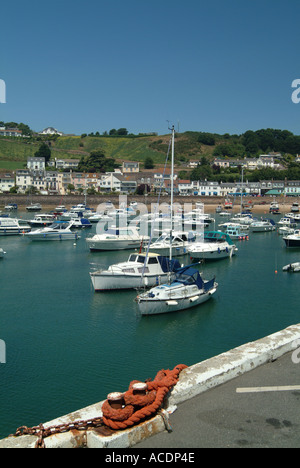 Et échoués sur les bateaux amarrés au port de Gorey Jersey Channel Islands Banque D'Images