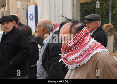 Tombeau de Rachel Bethelehem check point israélien groupe de chrétiens locaux attendent d'accueillir le patriarche latin Michel Sabah Banque D'Images