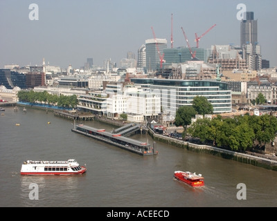 Antenne semi de Tamise Ville de London Skyline Tower Pier y compris la Nat West Tower et la Lloyds of London Banque D'Images