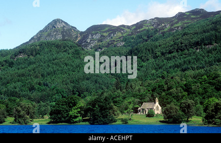 Loch Achray et les Trossachs Church, Stirling, Ecosse, Région du Centre Banque D'Images