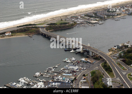 Vue aérienne du pont à Sandy Hook, Atlantic Highlands, New Jersey Banque D'Images