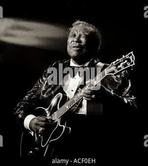 Artiste Blues BB King live sur scène Banque D'Images