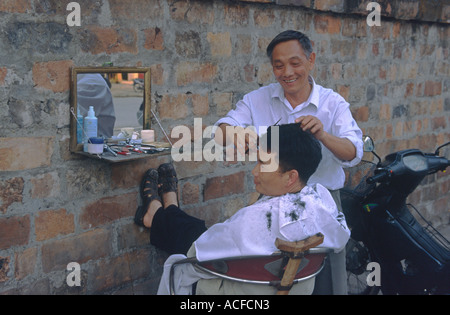 Hanoi open air coiffure Banque D'Images