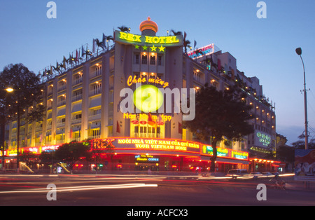 VMN Vietnam Ho Chi Minh City Saigon Rex Hotel twilight Banque D'Images