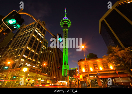 Auckland Nouvelle-Zélande avec Sky Tower at night Banque D'Images