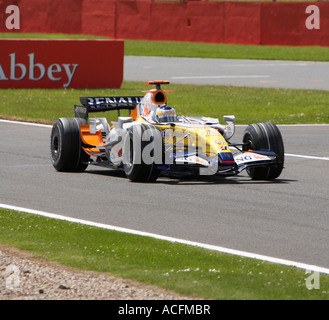 Giancarlo Fisichella au volant de sa Renault dans le Grand Prix de Grande-Bretagne Banque D'Images