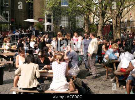 Le Vibe Bar. Brick Lane, Shoreditch, Londres, Angleterre Banque D'Images